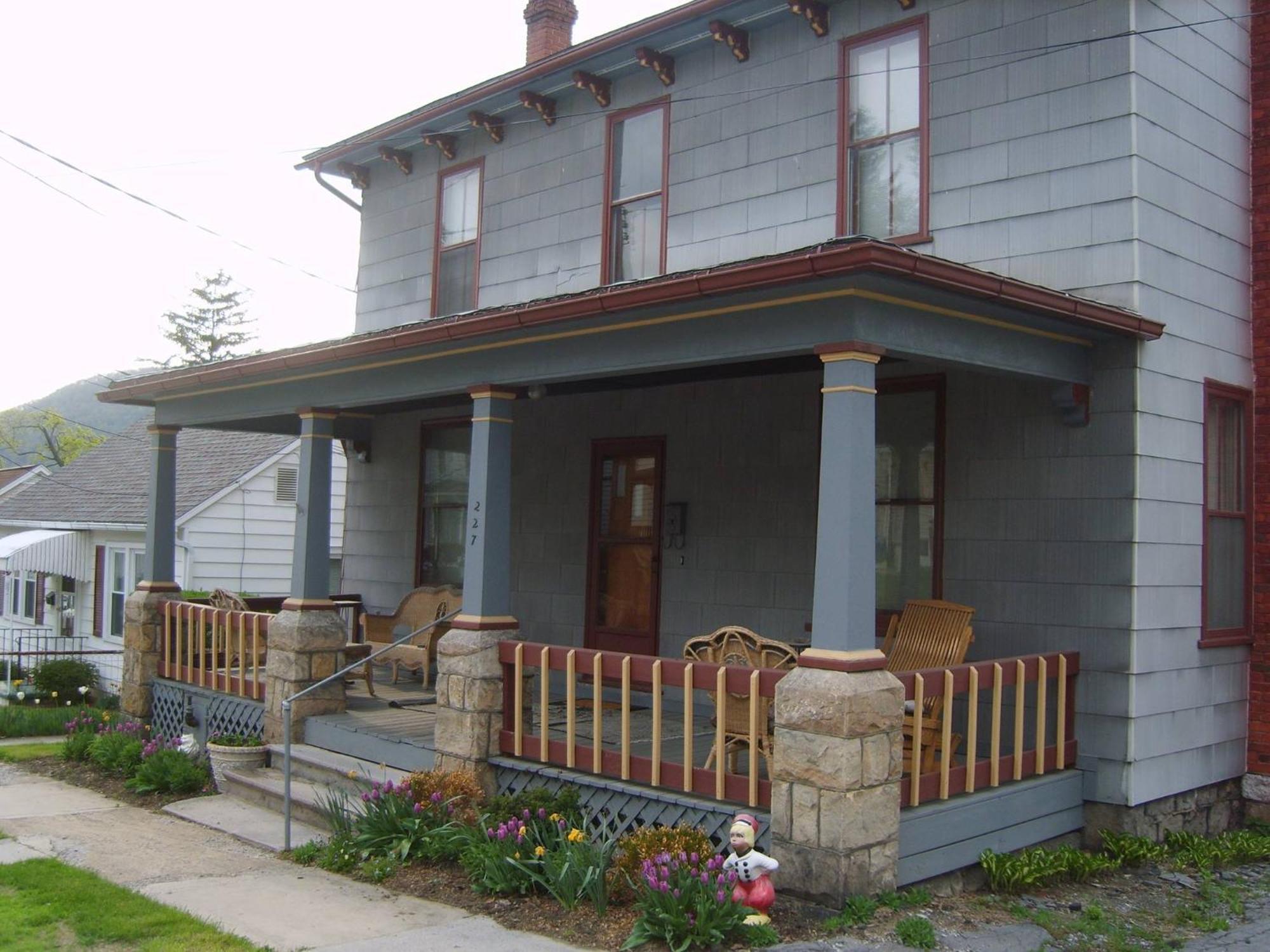 The Queen, A Victorian Bed & Breakfast Bed & Breakfast Bellefonte Exterior photo